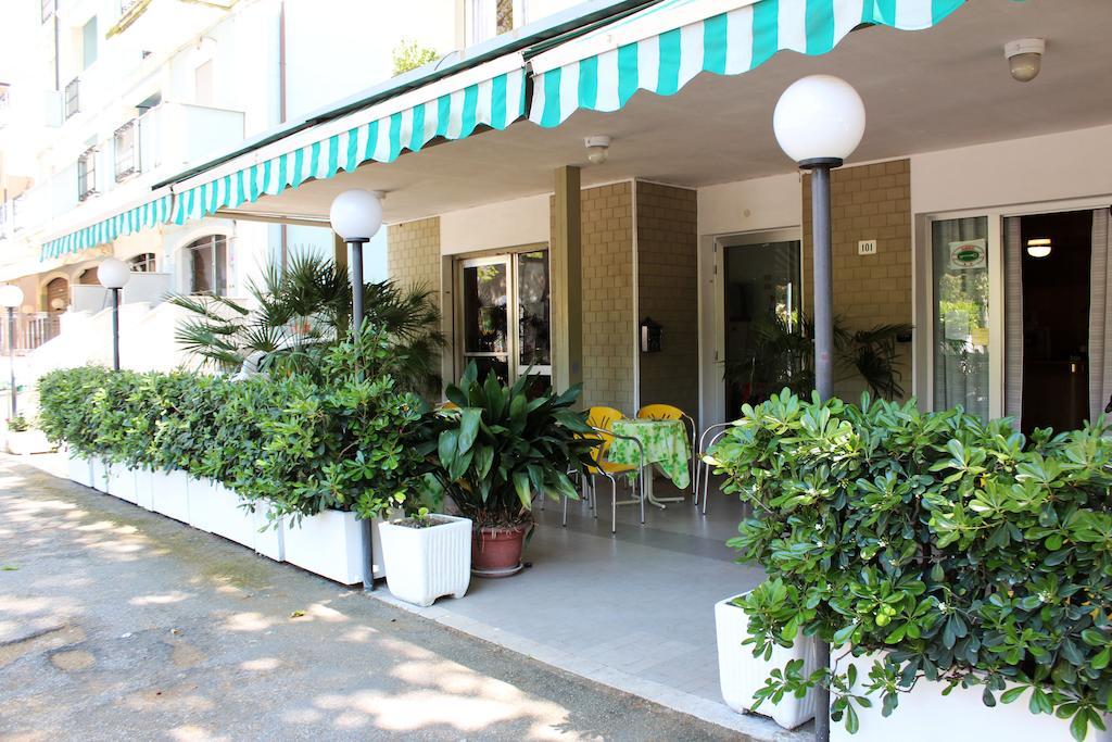 Hotel Leda Rimini Exteriör bild