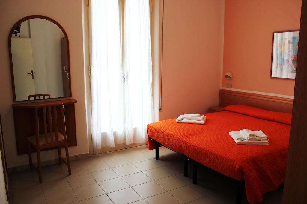 Hotel Leda Rimini Rum bild