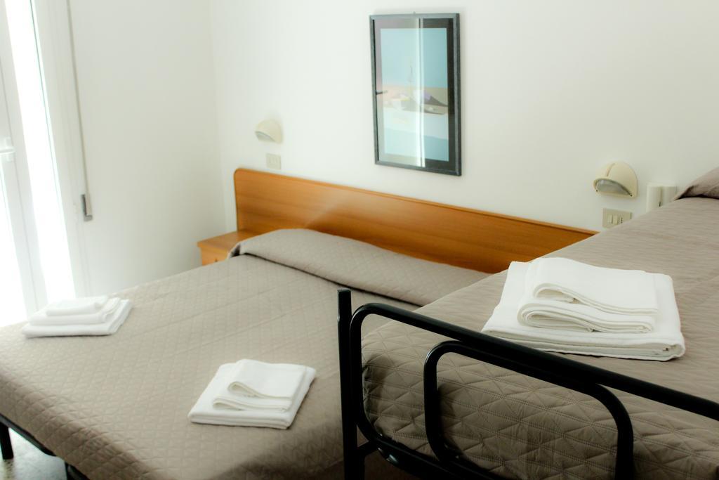 Hotel Leda Rimini Rum bild