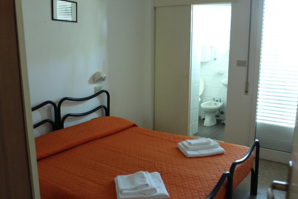 Hotel Leda Rimini Exteriör bild